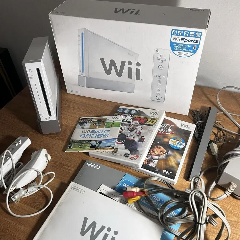 Nintendo Wii Console Boxed Bundle - RVL-001 GameCube Compatible
